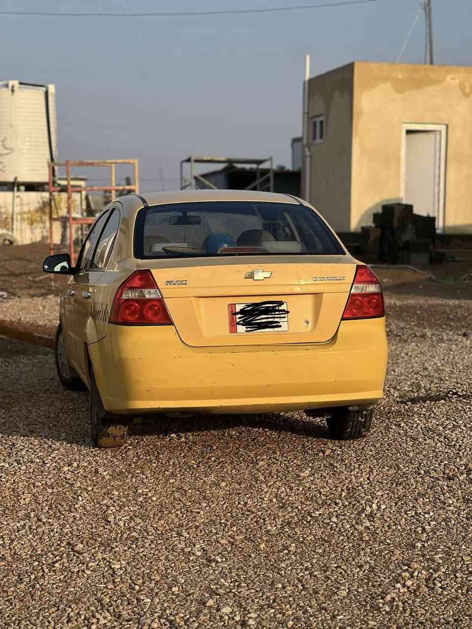 افيو 2009 لون اصفر 
ضربتها قطعتين فقط 
السعر 50وبيها مجال بسيط
واتساب ***********
