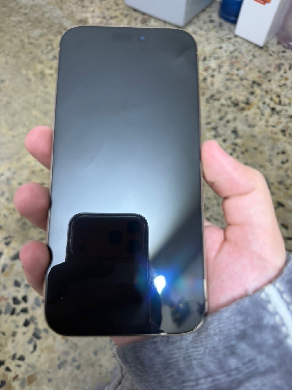 السلام عليكم شباب
ايفون 16pro max ذاكرة 256
بطارية 97 شرق اوسط ماستر 
الجهاز نظيف جداً مابي اي زلغ مع الكارتون مالتة 
السعر 1450 وبي مجال للشراي ان شاء الله 
مكاني بغداد متواجد فيس وواتساب
***********