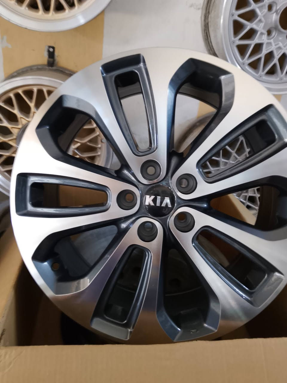 يوجد لدينا انواع الويل كب سيارات حديثة العنوان موصل الجديدة مقابل فرع السايلو ***********
