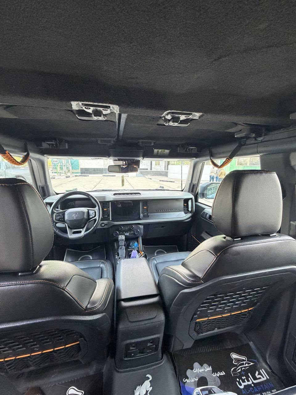 السلام عليكم فورد برونكو اللون بلو جاينيز  محرك v6-2.7 السيارة 6 دكم فول مواصفات شاشة 9 ملم كشنات كهرباء وتدفئة ماشية 20 الحادث نص جامرلغ امامي ومصبوغ على كدة وطخة بالباب الخلفي عكس السايق وراجعة بارد ايرباك ستيرن ومرجعة سستم رقم سليمانيه ب اسمي رقم الهاتف***********
