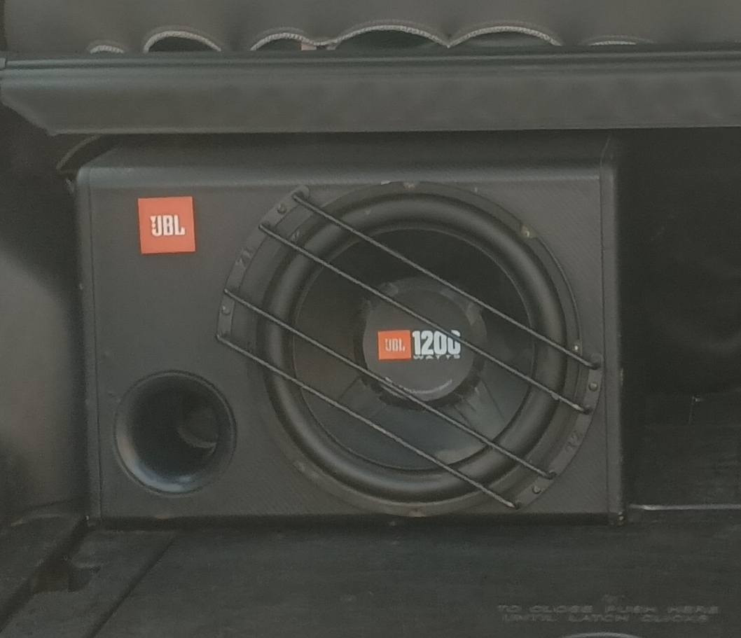 سلام عليكم البيع دمام حجم 12 انج قوه 1200 واط من شركه JBL اصلي صوت فول سعر 180الف


**إذا كنت صاحب هذا الإعلان وتريد حذفه لأي سبب، رجاءا أرسل رسالة إلى الدعم الفني**