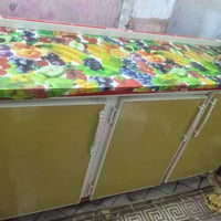 خزانة • تحتاج تنظيف • قابلة للتعديل