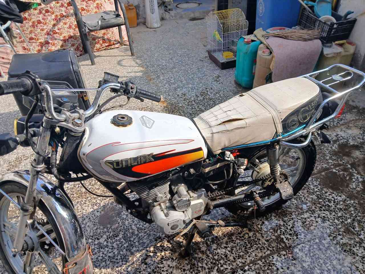 سلا عليكم دراجة يراني البيع موديل 21 أوراق كامله السعر 500  وبيها مجال حك الجيه مكانك بغداد الشعب ***********
