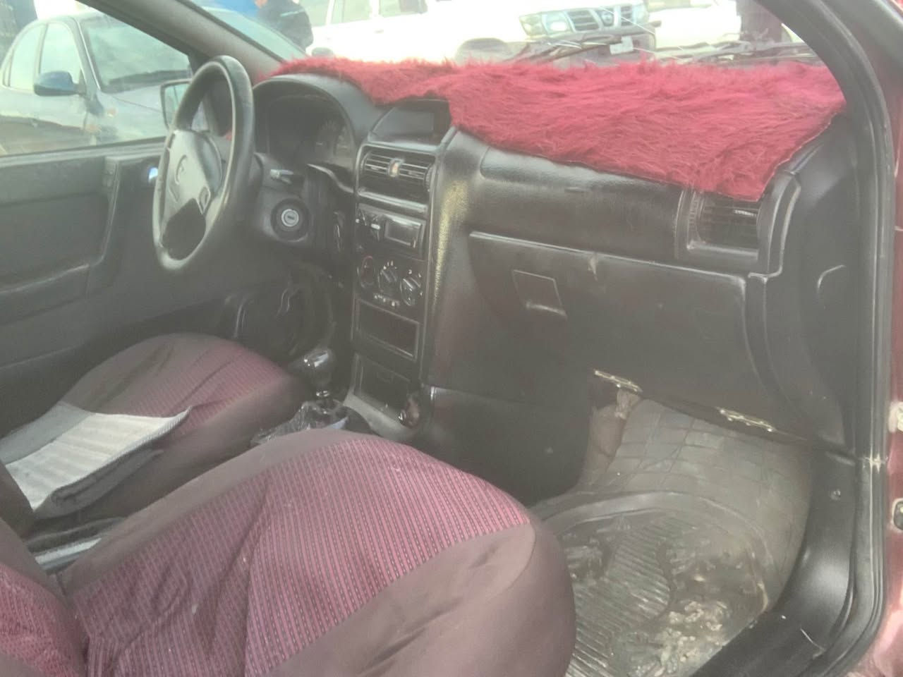 ئۆپل ئیسترا مودیل 2002 مەکینەی 18 گیر عادی مەکینەوگیری بەشەرت  تەقەورەقەی نیە هەیکەلی جوانە کارەبای مەزبوتە  نرخی 22 گلاومەجالی تیایە گورینەوەش اکەم بەشتیک بەدلم بیت ژ.م *********** *********** كالار, السليمانية
