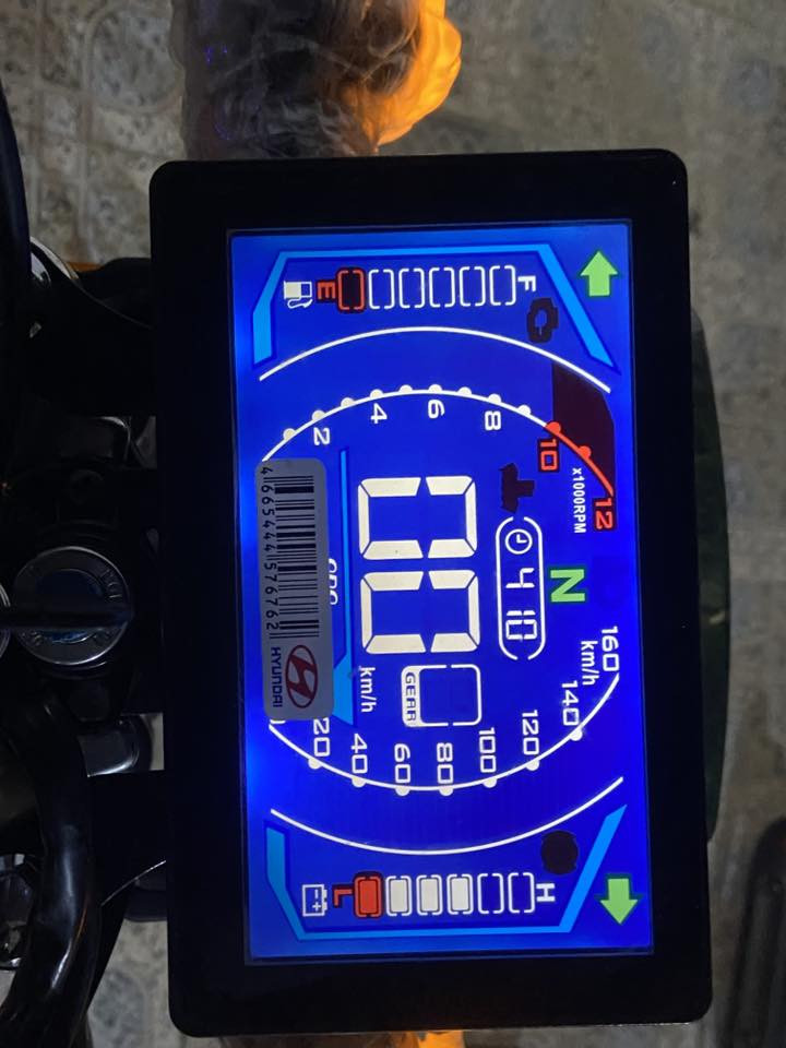 السلام عليكم للبيع سيفان دراجه جديده ضاغطه وزنجيل اي نقص مابيهه كلهه شغاله لايت بكلايت اشاير مكينتهه تخبل دراجه ممتعوبه اوراق كارتونيه محرك 200 ضاغطه وزنجيل مكاني ديالى الخالص هبهب رقمي*********** السعر780 وبيهه مجال حك جيه
