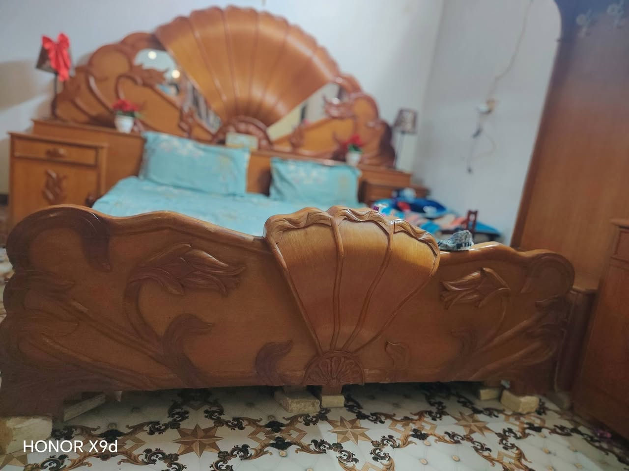 غرفة نوم للبيع درجة اولى خشب ثقيل السعر 800 الاستفسار عبر الخاص او رقم الهاتف ***********
