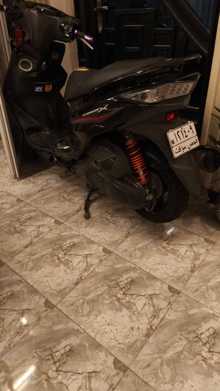 سلام عليكم سكنس لد دراجه كفاله عامه برغي مامفتوحه بيها مكينه ماملعوب بيها دراجه اوراقها كامله دراجه مال مزاد ياباني 1150 وبيها مجال حك جيه ***********
