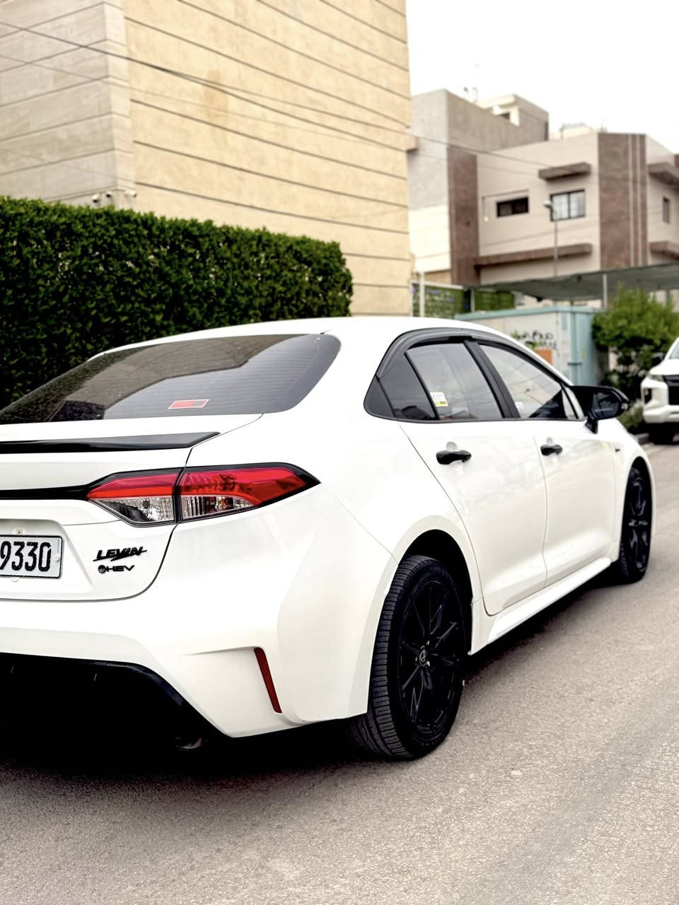 كورلا 2025 S بلاك ادشن رقم بغداد اسمي
محرك 1800 هايبرد HEV مري بلاك بلادي ويل بلاك كبير 
ماشية ١٠الاف
محرك 1800 هايبرد شحن ذاتي 
بصمه + دخول ذكي 
هاندر بريك بصمه + اوتو هولد 
سلايت 
رادار امامي 

سياقه اليه 
تبريد قطعتين 
شاشه ابل كار بلي + كامره خلفيه 
مانع نزلاق + مود درايف +  ايكو مود 
كيجات شاشه دجتل 
مقاعد جلد كهرباء 
ويل بلاك حجم 17 
حساس لايت كامل اوتو عالي ناصي اوتو + حساس ظغط اطار 
تحكم سترين كامل فول 
لايت زينون + لد صباحي + اشاره لد 
كت اس بلادي 
شاير مري  
بغداد/ طالبيه
سونار مع منشور 
بيع سريع مستعجل بلعافيه ع ياخذها 
***********
