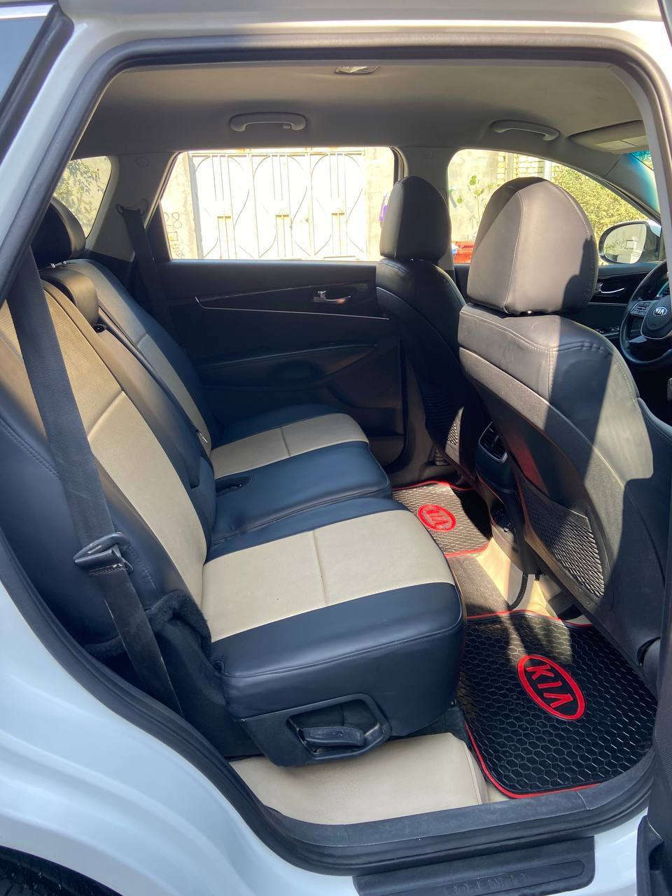 السلام عليكم للبيع كيا سورنتو موديل 2019 رقم بغداد انكليزي باسمي تحويل ثاني يوم محرك 6 سلندر قطعتين تبريد 7راكب دوشمة كشنات وارضية جلد دواخل السيارة اسود السيارة جاهزة من كلشي حدادة طخم تاير محرك كير جديد ماشية 112 ميل حادث خشم البنيد فقط نفسة مصبوغ صور الحادث بلمنشور مكاني البصرة السعر 230 وبيها مجال للشراي هاتف ***********
