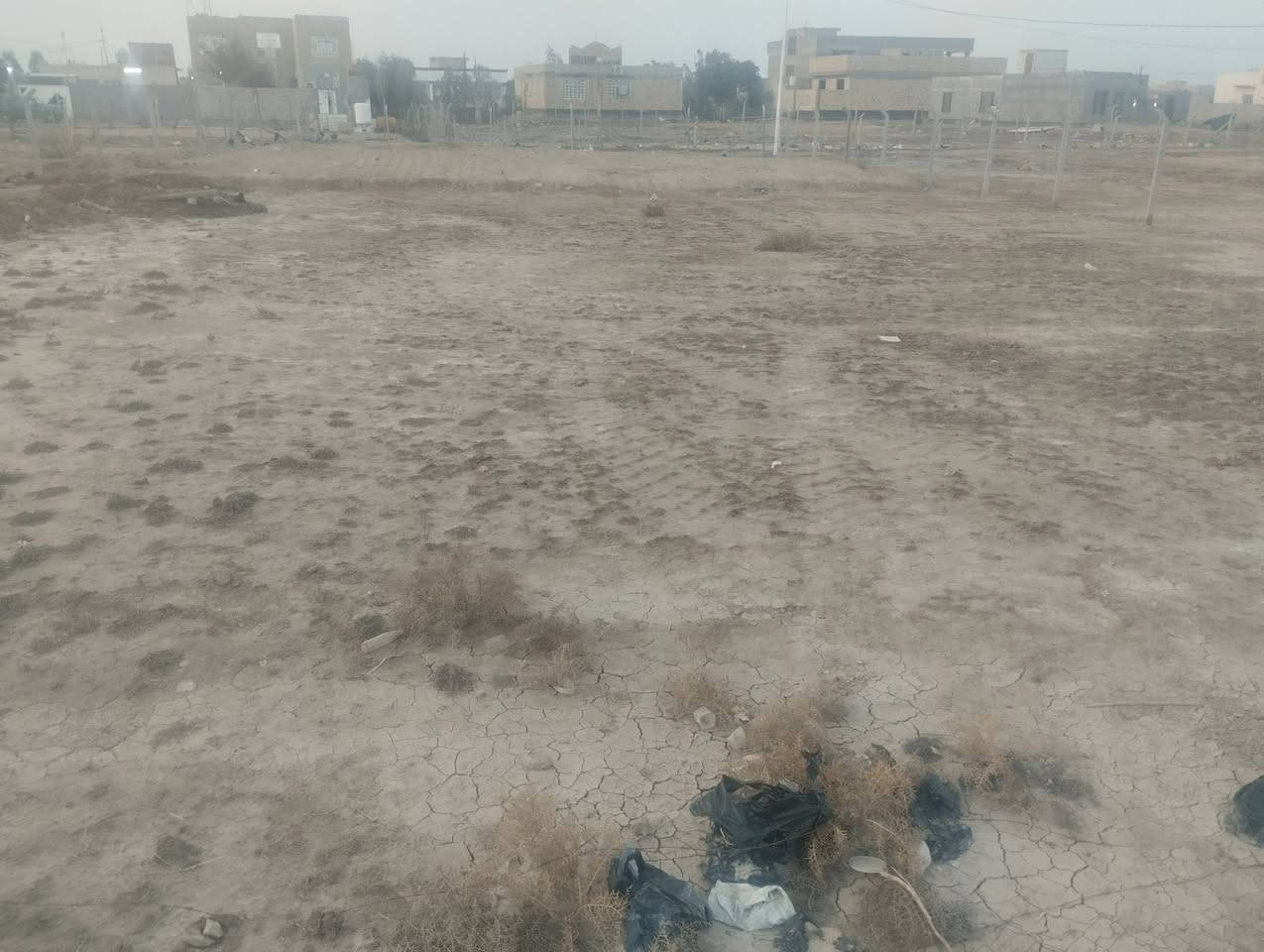 السلام عليكم للبيع قطعه ارض طابو زراعي سند 25 مداور المكان حي منصور ع المساحه 1250 للاستفسار *********** بي واتساب
