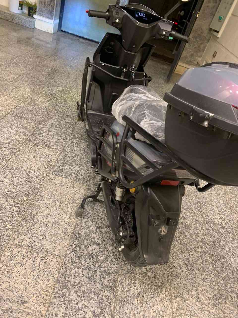 للبيع دراجه شحن (شبح)شركة الماسة موديل ٢٠٢٥
ماشيه2000 الف ست بطاريات ٣٢آمبير بطاريات كلهم فووول وعالفحص دراجه مستخدمه اقل الشهرين فول مواصفات تحكم أربع سرعات قفل سرعه نضام Rرجوع للخلف لايت زنون عالي ناصي عدسات اشاير امامي خلفي لد يدات بريك رياضي سويجات ثنين كرتات ثنين بصمات ثنين سرعه ٩٩حقيقيه منفذ شحن us

للاستفسار :***********
