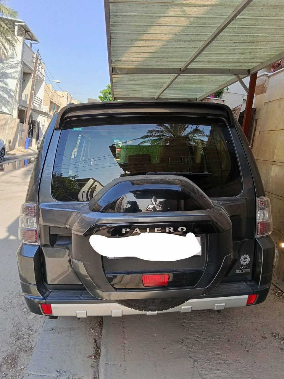 السلام عليكم اخوان من رخصت الادمن باجيرو 2018 نص فول لون رصاصي فيراني محرك 3500 ماشيه 134 رقم دهوك مابيها لا ضربة ولا صبغ محرك وگير بلادي تبريد ثلج ثلاث قطع سلايد رايدها 200 ورقه هذا رقمي ‏‪
‏‪0770 596 6764‬‏ شكرا للجميع
