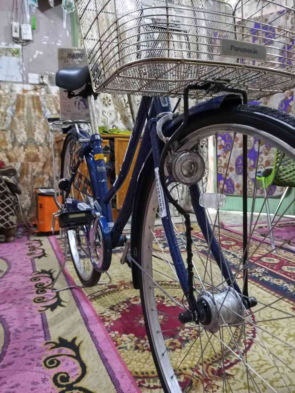 بايسكل للبيع حجم 27كير حساس بناتي اللون ازرق السعر 150الف دينار***********
