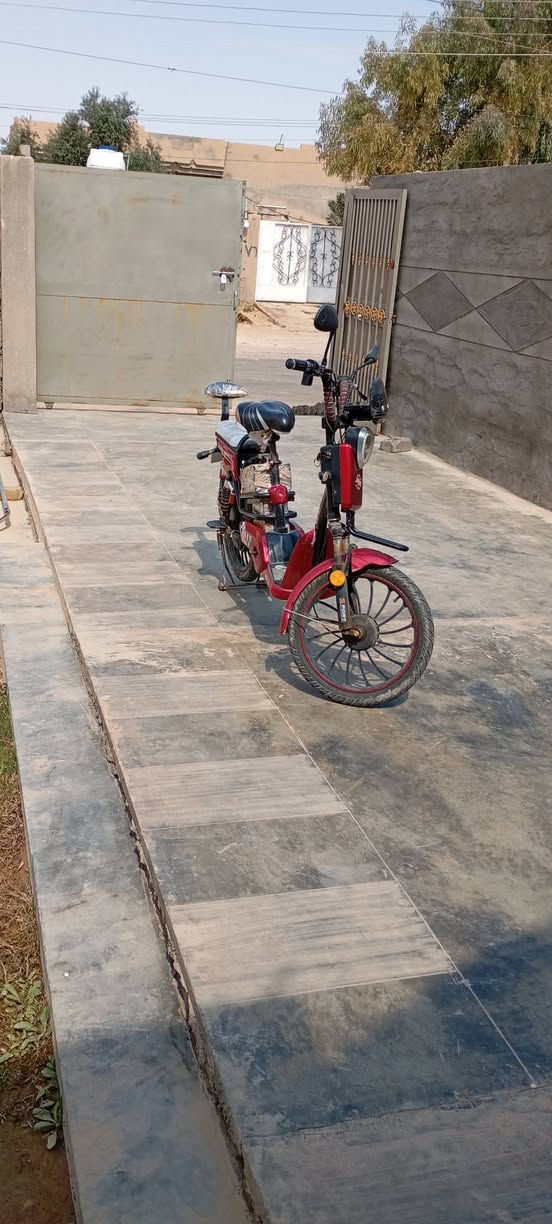 السلام عليكم
مطور شحن للبيع موديل 24 
نضيف حيل وكامل ملحقات الأصلية 
ما بي أي نقص البطاريات جديدة 
السعر 275 وبي مجال 
التواصل على هاذة الرقم ***********
