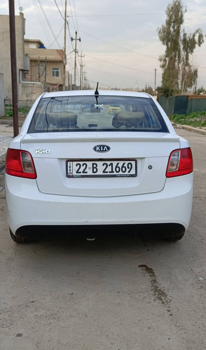 سلام عليكم كيا ريو موديل 2011 محرك 14 بلادي ضرر موضح بل صوره كرت ول باقي زيروو السعر 110 وبي مجال اتصال عل رقم*********** ما متوجد داخل الفيس
