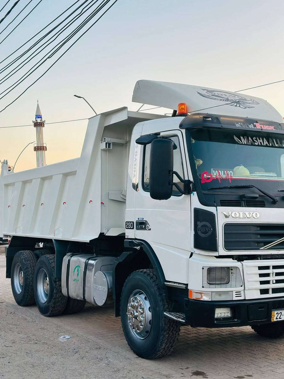 سلام عليكم اخوان فالفو للبيع كير 4/4محرك مابي صرف فقط بخار مجموعه شفت خفيف شاصي بلادي طويل أو عريض مكفول من كسر اوفطر سياره خير من الله جاهزه للشغل  العنوان كركوك  للاستفسار الاتصال على الرقم ***********
