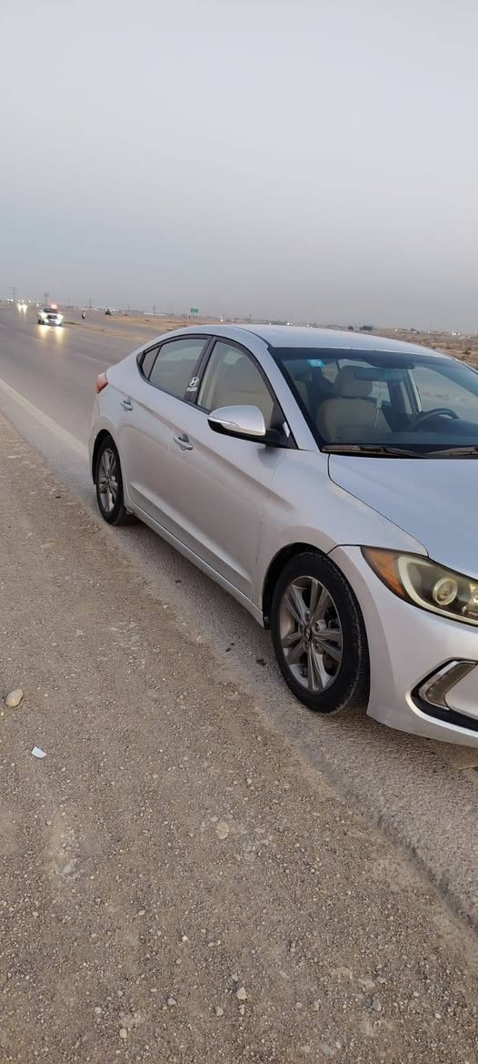 السلام عليكم النترا مديل 18 وارد امريكي صور الحادث امريكه بل منشور وبلعراق صار قطعتين تبديل باب الساق والباب الخلفي دواخل كله مكفوله مكينه 2000 مجفته رقم واسط الجديد سيارة باسمي السعر 120وبيه مجال ***********
