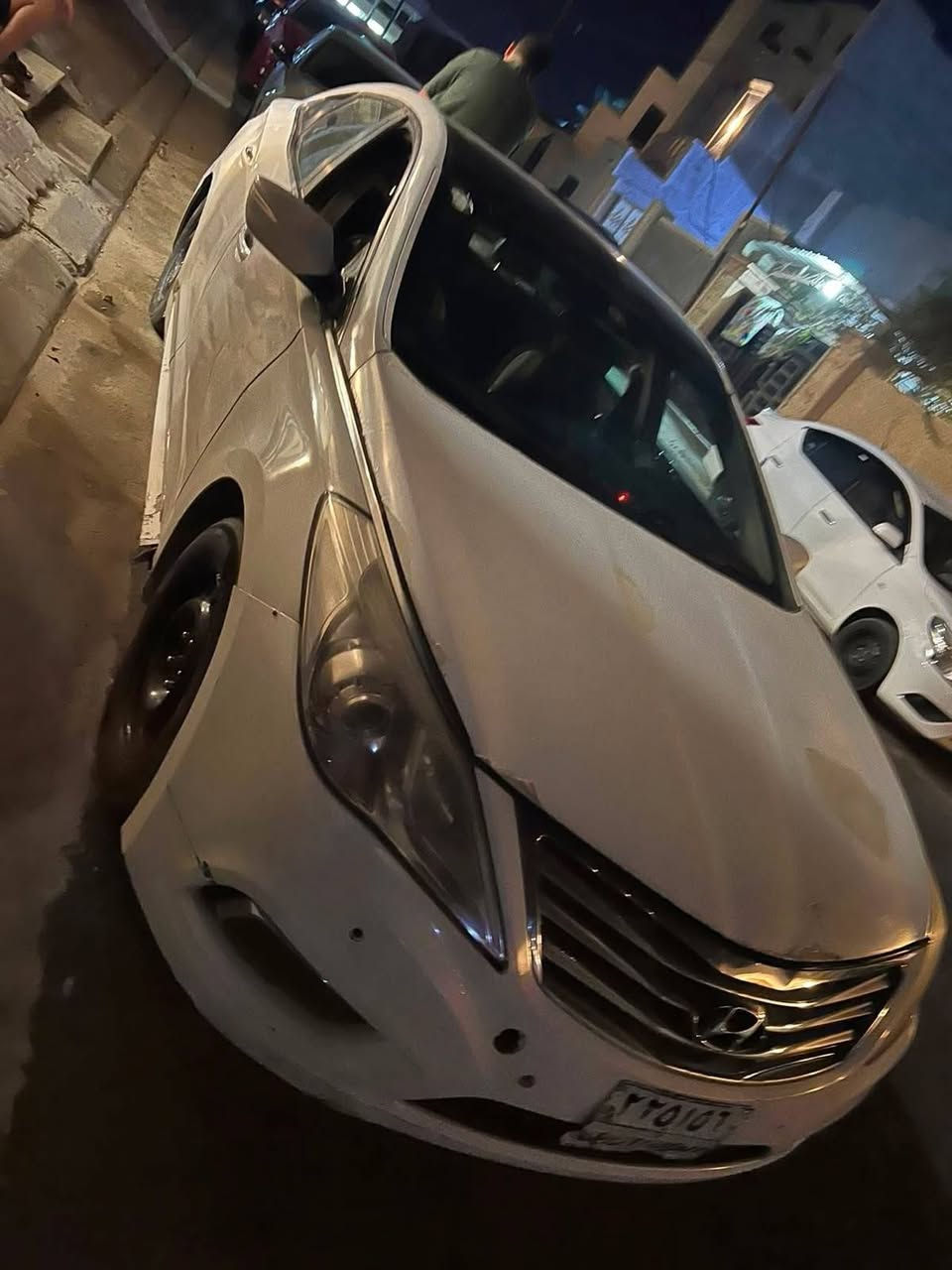 سلام عليكم
ازيرا خليجي 2012 السعر 66 وبيه مجال قليل 
السياره رقم اربيل باسم كردي يحول ياخذ ورقه 
السياره فول 
واحد على واحد 
محرك 4 سلندر دوش 
السياره يرادله ترتيب 
صبغه تعبان السياره  ودوشمه، 
محرك كير خير من الله 
مكاني بغداد 
‏‪***********‬‏
