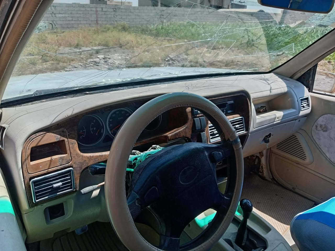 السلام عليكم يوجود سيارة دبل گير ومحرك شرط كهربائيات كلهة شغاله السعر 20وبيه مجال الأتصال على الرقم ***********
