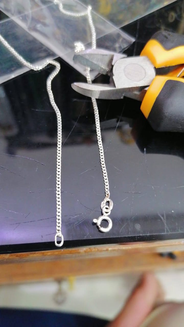 كلادة وتراجي وزنجيل فضة عيار ٩٢٥ من حجر السليماني عين صريحة للخير البركة والرزق والمحبة والقبول
سعر العرض ٣٥ الف دينار مع التوصيل


**إذا كنت صاحب هذا الإعلان وتريد حذفه لأي سبب، رجاءا أرسل رسالة إلى الدعم الفني**