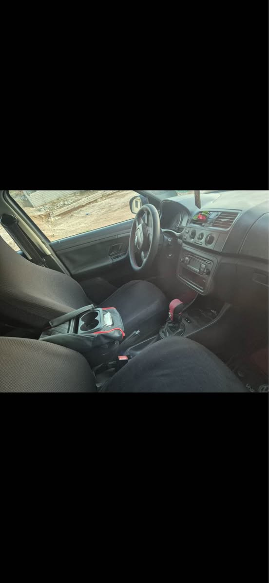 سکۆدا فابیا ٢٠١٣ 
پارچەی هیچ نیە و بەس ساردی و سبوخ سپی بوونەوە 
سعر ٦٥ و معامەلە 
*********** أربيل, العراق
