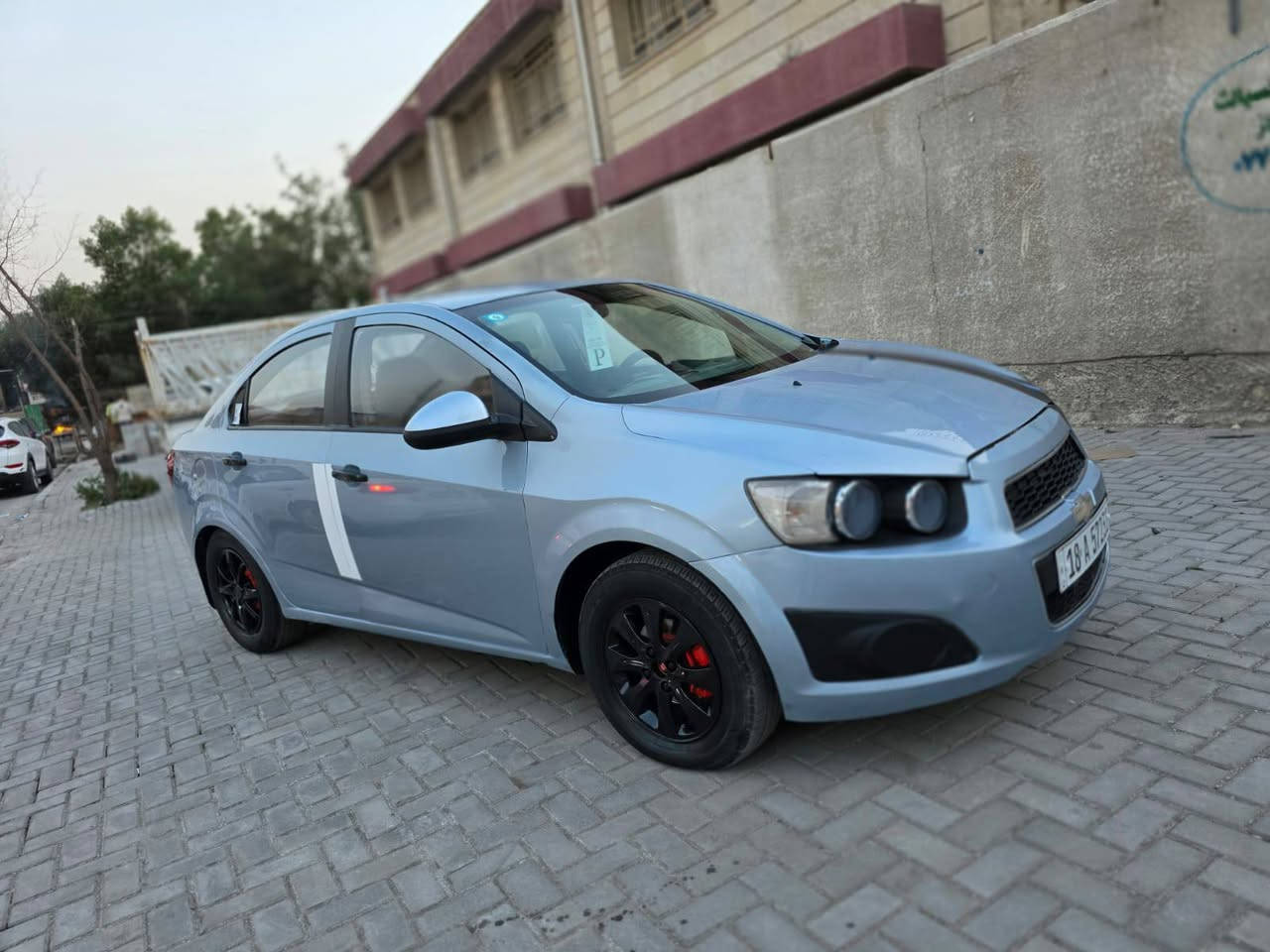 سلام عليكم للبيع شوفرليت افيو سونك
 مديل 2013 وارد خليجي لون بحري مميز صبغ ٣ قطع جماليه ابيع احزام بدون حادث السياره  اباسمي تحويل ثاني يوم  كير مكينه صدر كهربائيات كفاله مكينه 1800 المرغوب 
تايرات جدد 
دوشمه جديده باتري جديد 
ويلكب رياضي
السعر 60  
مكانها بغداد شارع الصحه 
السعر ***********
