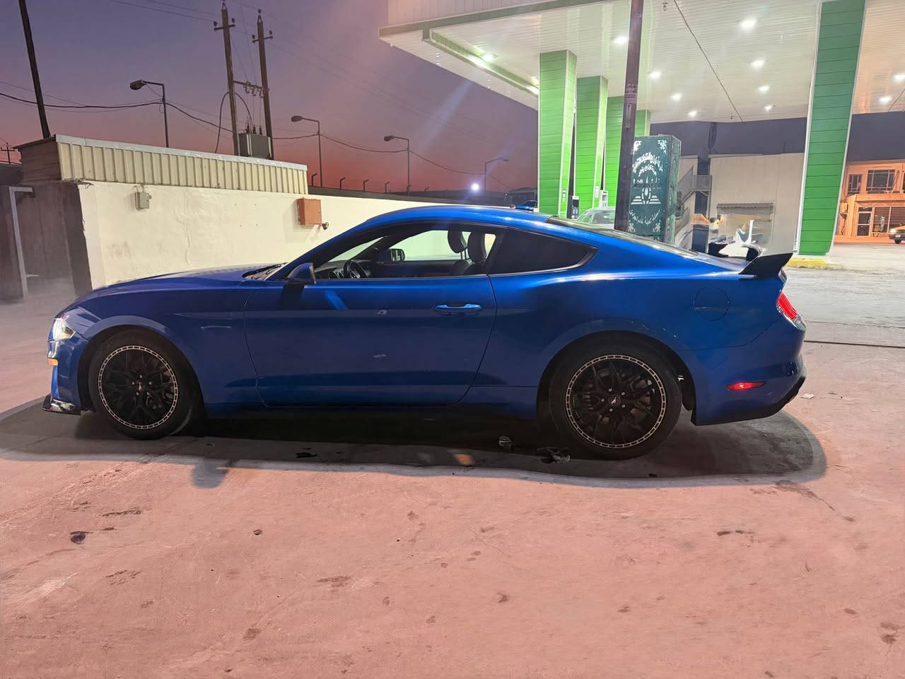 سلام عليكم
 فورد موستنك ايكو بوست للبيع 
موديل 2021
محرك i4
ماشيه 41الف كيلو 
  
مواصفات :-
مثبت مسار 
قياده ذاتيه 
رادار خلفي وجانبي 
نقطه عمياء 
كامره خلفيه
شفتات 
إضافات :-
عطاس توربو إلكتروني أصوات 2
سبويلر 
ستيرن خياطه 
غرفه السياره مو قماش جلد بالكامل مشتغليه ب دبي 
تغليف السياره بلكامل ppf
تخم كامل وياله 
برمجه 
شوته kn
عازل حراري
تحويل مباشر هزه جديده
الرقم : *********** بغداد, العراق
