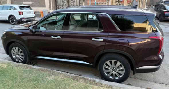 بلسايد 2023.  
حادثها حافت بنيد و جاملغ بدون دوخل حادث خفيفه سياره ليبل واحد 
السياره حلوه وكامله من كلشي
ماشيه. 35 ألف كيلو 
المحرك ٣٨٠٠     ٦ سلندر  مواصفات
رادار امامي + خلفي 
حساسات امامي + خلفي 
كشنات كهربائي تدفئه 
كشنات جلد 
الداخل بيض
تبريد مركزي امامي + خلفي منفصل 
صندوق كهربائي 
5 وضعيات قياده 
اوتو هولد 
سايد بريك بصمه 
شحن لاسلكي 
تحديد مسار 
قياده ذاتيه 
تشغيل عن بعد 
كشنات vip منفصل 
السعر 268بيهً مجال 

الشراي يتصل***********
