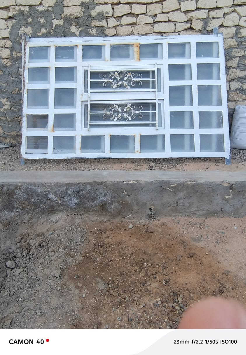 سلام عليكم يوجد شبابيك للبيع ارتفاع مترين ونص ولعرض متر ونص جاهزات صبق وجام مكانهن جزيرت لخالديه *********** غير متواجد عل فيس
