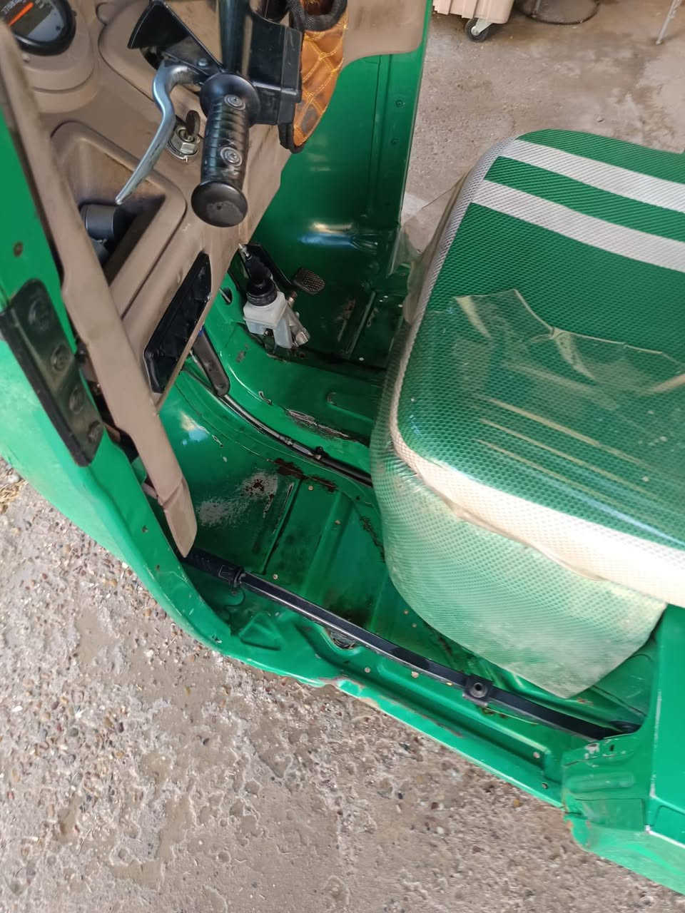 سلام عليكم تكتك2021شهر 12يوم 30 ضربته بس صفحه اليسره الباقي كفاله سعر 6000وبيه مجال رقم وسنويه تحويل ثاني يوم  
ارقام نكليزي تكتك بلاديه بس يرادله تعمير 
رقم ***********
