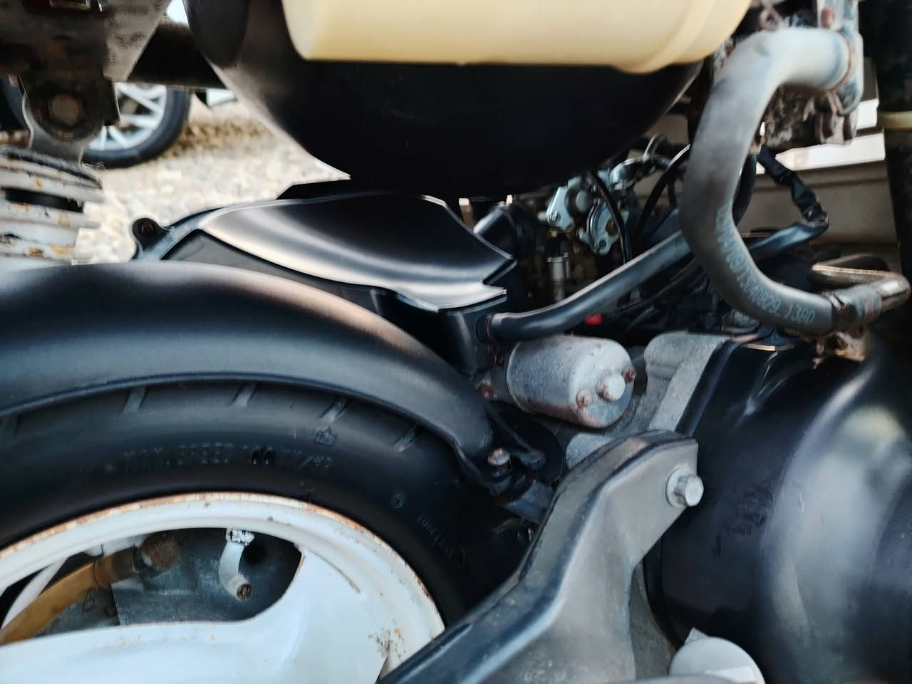 سلام عليكم ماكس بوليس للبيع دراجه نضيفه مكينه ما مفتوحه كهربائيات شغاله ولدراجه شلعه ومعدل 110 دراجه رايده 775 وبيه مجال الاستفسار *********** مكاني كوت
