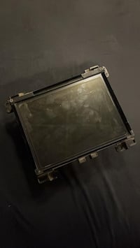 للبيع  شاشه كبيره الحجم مال جارجر و جالنجر من موديل 15 الى 23 بدون كار...