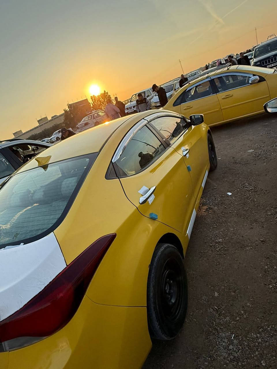 السلام عليكم. النترا ٢٠١١ وارد امريكي چاملغ الامامي مبدل محرك ١٨٠٠ فول اوتوماتيك بأسمي تدفئة تبريد شغال محرك دوش اقتصادية وحلوة 
العنوان الرمادي...  
السعر.. ٩٥ اذا عندك مراوس تكسي اذكرها بالتعليقات 
للتواصل... *********** واتساب
