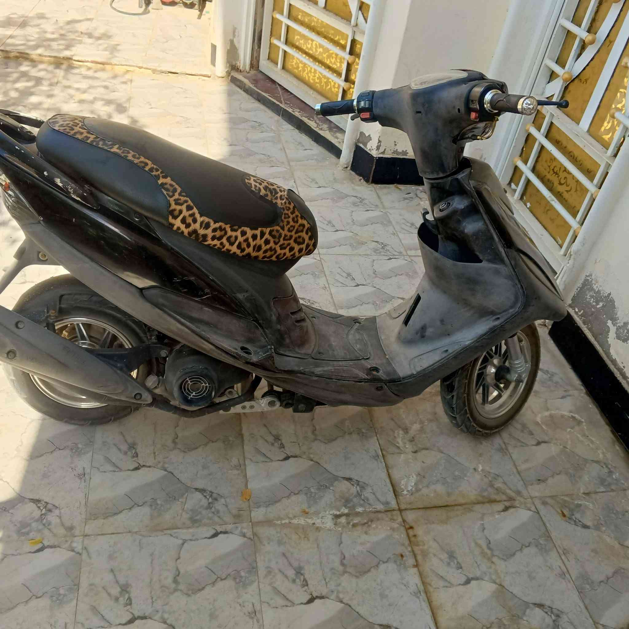 دراجه ماكس عدله بلادي ما مفتوحه لا نضوح لا تبخير شرط الفحص نقص بس راجز سلف كهربائيات شغاله ملاح يخبل سعر 550 او بيها مجال بسيط ابو 475 لاتتصل عنوان حله بكرلي  *********** اراوس بنامه حربي فقط
