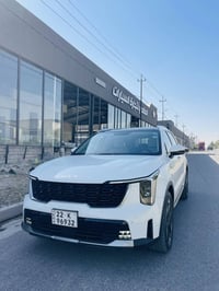 كيا سورنتو 2024 ماشي36 ارقام سنويه جديد سياره درجه 2 مواصفات فول  درجه...