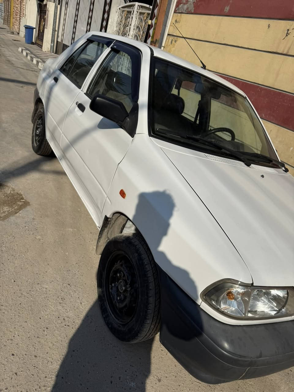 السلام عليكم 
سايبه للبيع موديل 2023 
سياره مكفوله كفاله عامه 
ماشيه 62 سياره خير من الله جاهزه من كلشي 
تئدفه تبريد صدر كير مكينه ع وضع شركه 
مكان بغداد مدينه الصدر 
رقم الهاتف ***********
