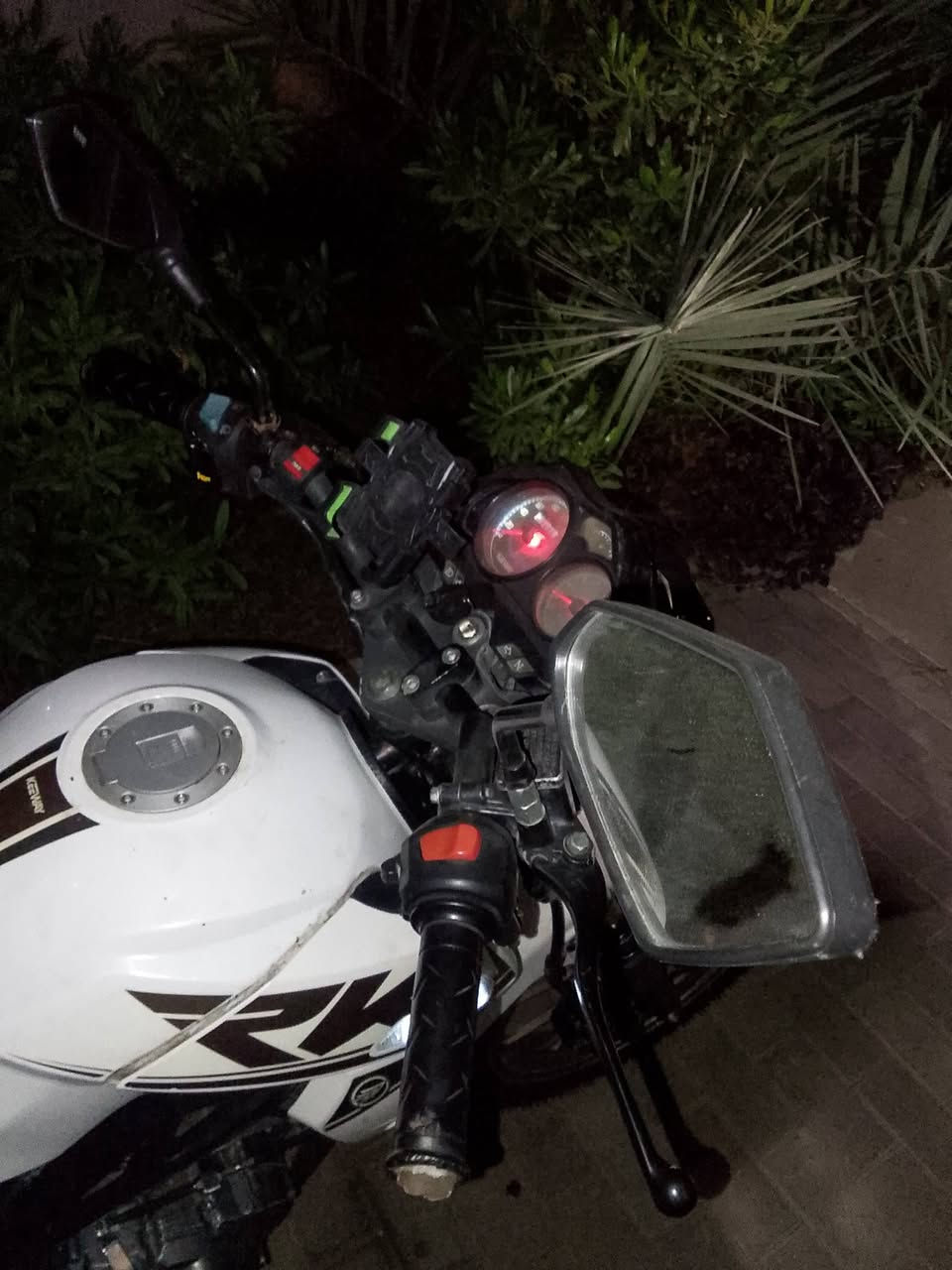 سلام عليكم دراجه RK مديل 23 اوراق معرض بيه بس شويه تالفات تنكعن عندي وعندي صورهن لوراق تكدر تسحبهن من لتلفون خير من الله ادراجه كهربايته كله كامله بيه جكجكه بلمكينه مامثره سعر مليون وبيه مجال بسمايه مامتواجد علخاص ***********متواجد وتساب موشراي لاتعبني فدوء
