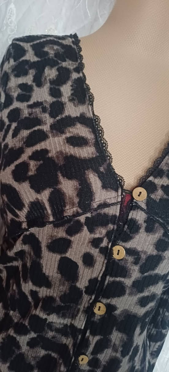 القطعة 5
قياسات 38
ملابس شي إن الاصلي


**إذا كنت صاحب هذا الإعلان وتريد حذفه لأي سبب، رجاءا أرسل رسالة إلى الدعم الفني**