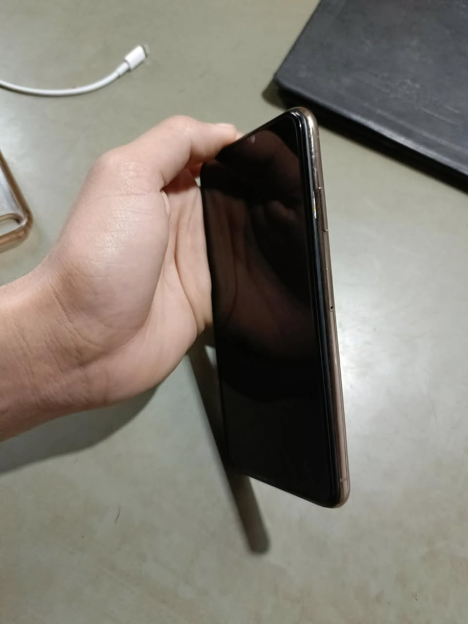 اكس ماكس للبيع
ذاكره 256 
مبدل بطارية فقط 100‎%‎ 🔋
فيس ايدي شغال 
السعر 200 الف


**إذا كنت صاحب هذا الإعلان وتريد حذفه لأي سبب، رجاءا أرسل رسالة إلى الدعم الفني**