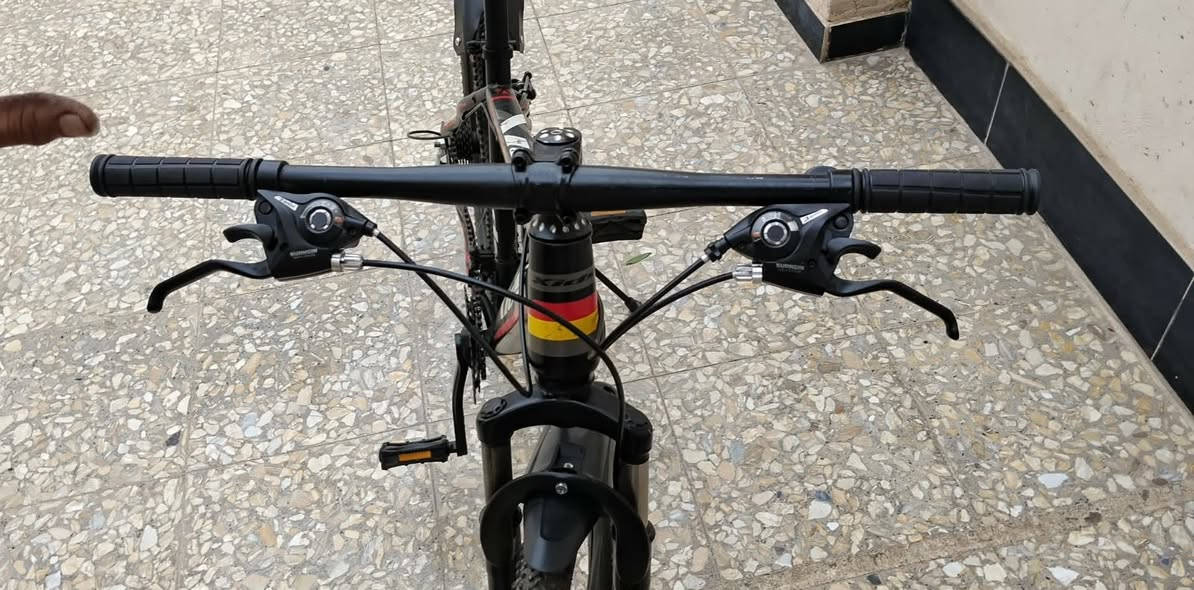 السلام عليكم بايسكل جديد للبيع السعر 150نهايتهةالبايسكل الاماني جديد التواصل ***********
