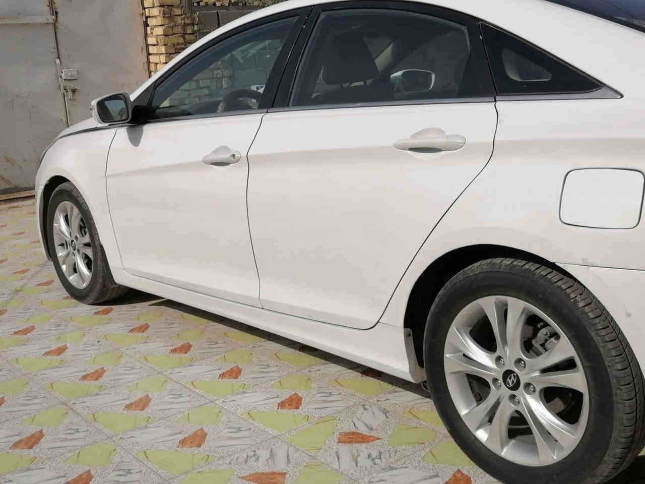 موديل 2013 خليجي 
رقــــــم ذي قار مشروع وطني 
محرك دوش 2400
محرك بلاد 
كير ومحرك وحداديه وتبريد وتدفئه وكهربائيات 
السياره جاهزه للاخر ماناقصها شي 
المواصفات 
تحكم استيرن جهتين
مري شفط
حساس خلفي
كشن سائق كهرباء
قطعتين تبريد
ويل كب كروم 
 شفتات 
وغير ذلك مواصفات الخليجي ..

(السياره بيها بنيد مبدل والجاملغ الخلفي بيه بارد وصبغ بدون دواخل )

السعر 122

العنوان الناصرية _قضاء الفجر 
للأستفسار ***********
