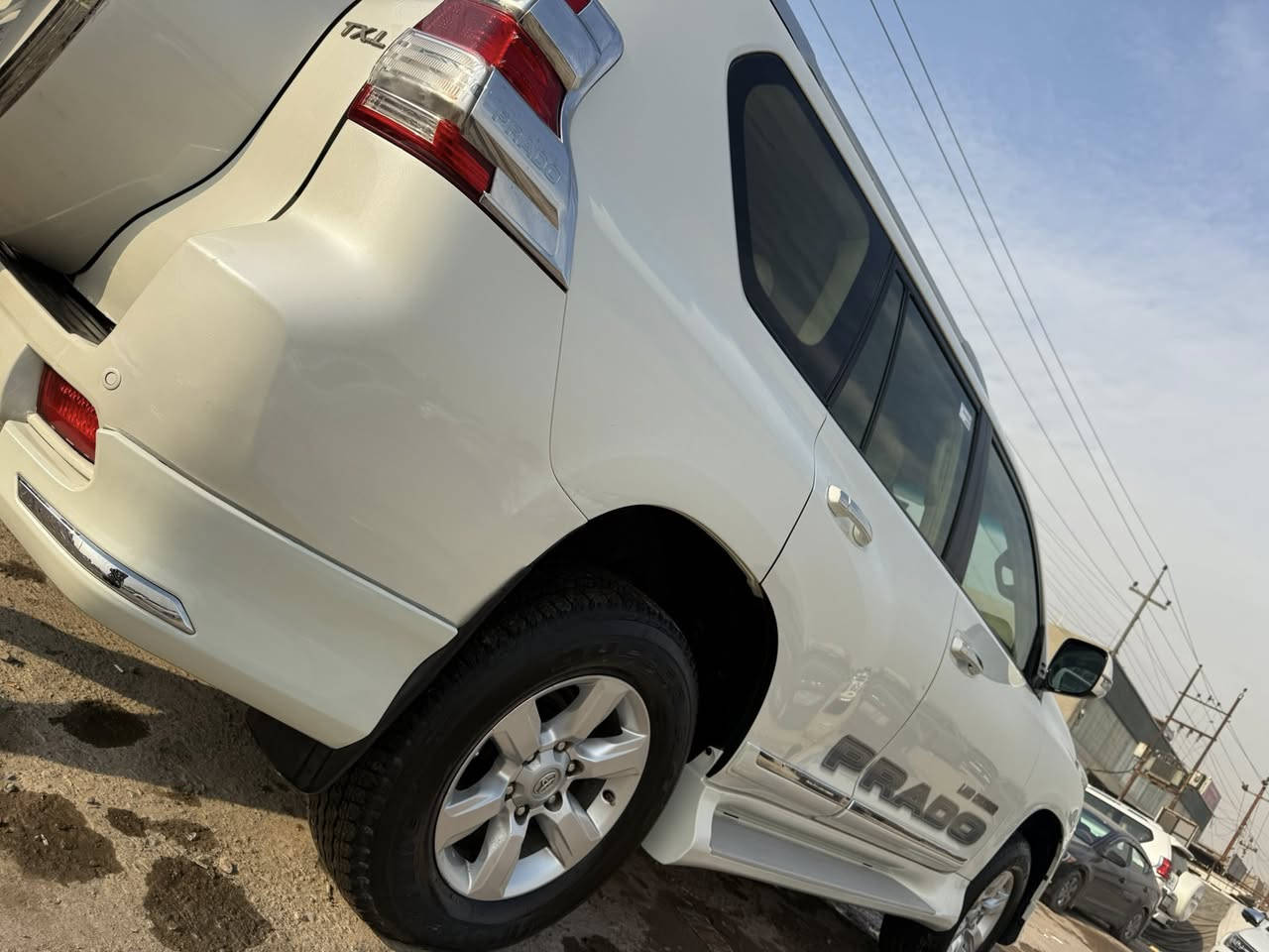 السلام عليكم 
سيارة برادو موديل 2014 
تبريد 3 قطع 
كشنات كهربائي السايق والبصفه
 نظام ترحيب مري شفط مكينه ٦ سلندر 
بيه باب خلف السايق مبدل وكاله  الباقي كفاله عامه كير مكينه كشر دواخل 
مكاني بغداد البلديات

السعر 340$

وبيه مجال للطيبين للاستفسار على الرقم 
***********
