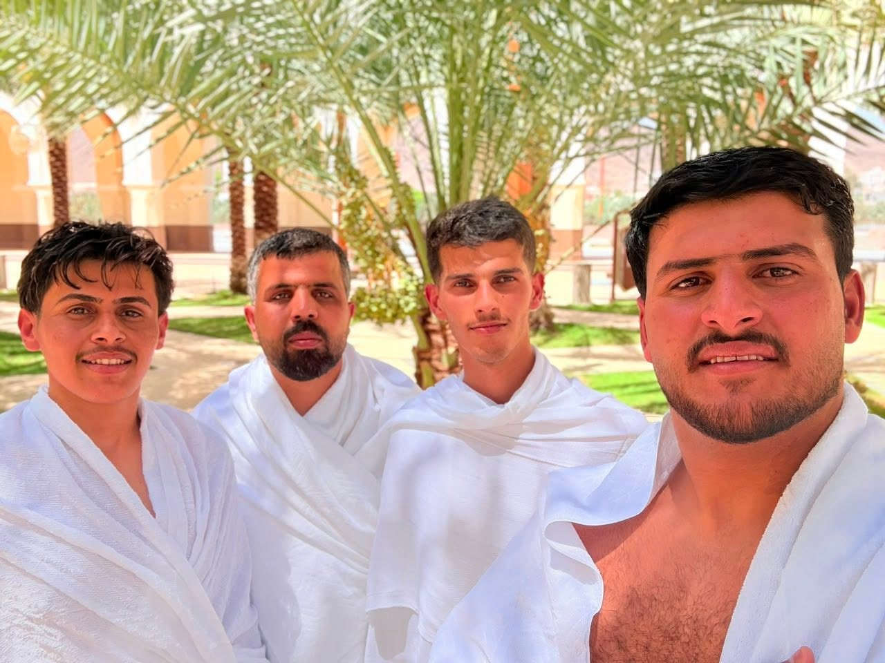 بسم الله والصلاة والسلام على رسول الله 
بعد ان وصلول  معتمرين شركتنا الى مكه المكرمه و اتمو مناسك العمره عدد باصين 
لذالك نهيب لكم بجمع الجوازات لرحلة الشهر السابع مع شركة الدليان للحج والعمرة المجازه رسمياً من قبل هيئة الحج والعمرة برامج متكامله بسعر 500 دولار : فسارعو بتسليم جوازاتكم الى مقر الشركة علماً يتوفر نظام الاقساط 
نسأل الله أن ييسر لكم رحلة مباركة وعمرة مقبولة
مع شركة الدليان انتم في راحه وامان


**إذا كنت صاحب هذا الإعلان وتريد حذفه لأي سبب، رجاءا أرسل رسالة إلى الدعم الفني**