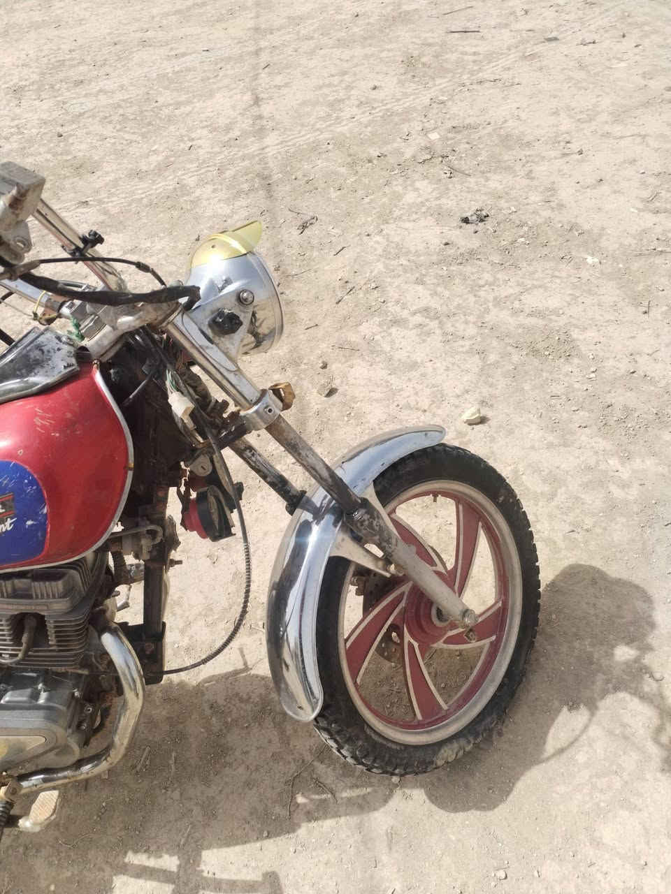 السلام عليكم جونده للبيع كلك الموديل ٢٠ سعر ٣٠٠ الف قفل *********** وتساب المكان الديوانية
