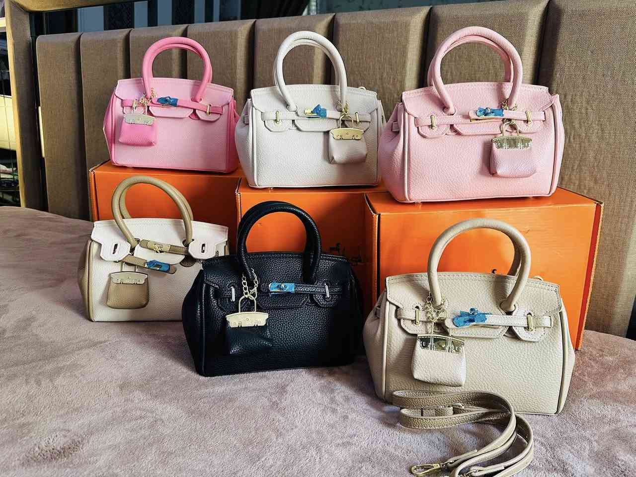 مرحبا بنات جنط كوالتي عالي ماستر للطلب مراسله الخاص تابعو البيج بي بقيه الموديلات https://www.instagram.com/alshams_store65?igsh=aG0wdHhybjhsNDdi&utm_source=qr


**إذا كنت صاحب هذا الإعلان وتريد حذفه لأي سبب، رجاءا أرسل رسالة إلى الدعم الفني**