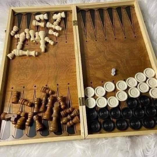 اهلا وسهلا زبائننا الكرام 👑
لمحبين لعبة الملوك 👑   الشطرنج 
#عرض لفترة محدودة 🤩🤩
لوح شطرنج مصنوع من الخشب الطبيعي 🤩🤩
شطرنج خشب ♟
وطاولي خشب🎲
دامة خشب ♠️
الحجم كبير 50×50 
عرض خاص السعر 20 الف فقط😍😍
يتوفر خدمات توصيل جميع محافظات العراق🚕🚕


**إذا كنت صاحب هذا الإعلان وتريد حذفه لأي سبب، رجاءا أرسل رسالة إلى الدعم الفني**