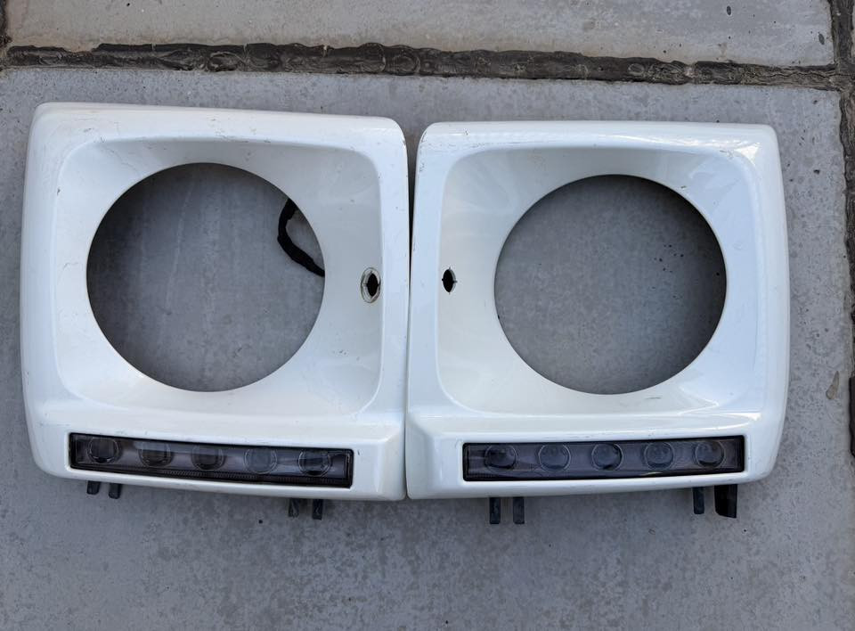 السلام عليكم
من رخصه الادمن 

اشاير جاملغ لد سموك مال جي كلاس 

اطار لايت مع لد اصلي بلادي مال سياره خليجي 

كلهن شغالات للبيع 
مكاني بغداد ماعندي توصيل 
كلهن بورقه الي يخدمنه هذا رقمي
***********
