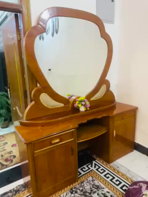 السلام عليكم 
ميز تواليت وتاج جربايه عالي وتاج ناصي وبازيات صاج ثقيل 
السعر 300الف


**إذا كنت صاحب هذا الإعلان وتريد حذفه لأي سبب، رجاءا أرسل رسالة إلى الدعم الفني**