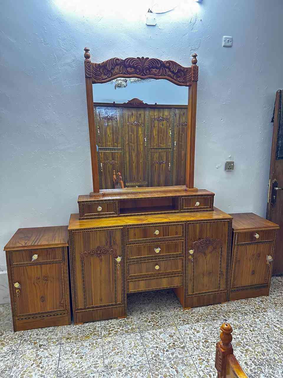 غرفه نوم ٥ باب
الخارج صاج ٤ ملم الداخل عادي ٤ ملم 
القياعده بلوك الضهر جرجوبة براغي 
التوج زان مصري 
شغل فوق الوسط
قياسات الكنتور الارتفاع ٢٣٠ سنتيم
العرض ٣ متر

السعــــر (900 الف )
النقل والشد مجانا داخل بغداد

كوت صويره كربلاء حله ٧٥ الف

نجف ديوانيه فلوجه ديالى ١٠٠

رمادي ١٢٥ الف

عماره ناصريه ٢٠٠
سماوة ١٥٠
صلاح الدين ١٢٥


**إذا كنت صاحب هذا الإعلان وتريد حذفه لأي سبب، رجاءا أرسل رسالة إلى الدعم الفني**