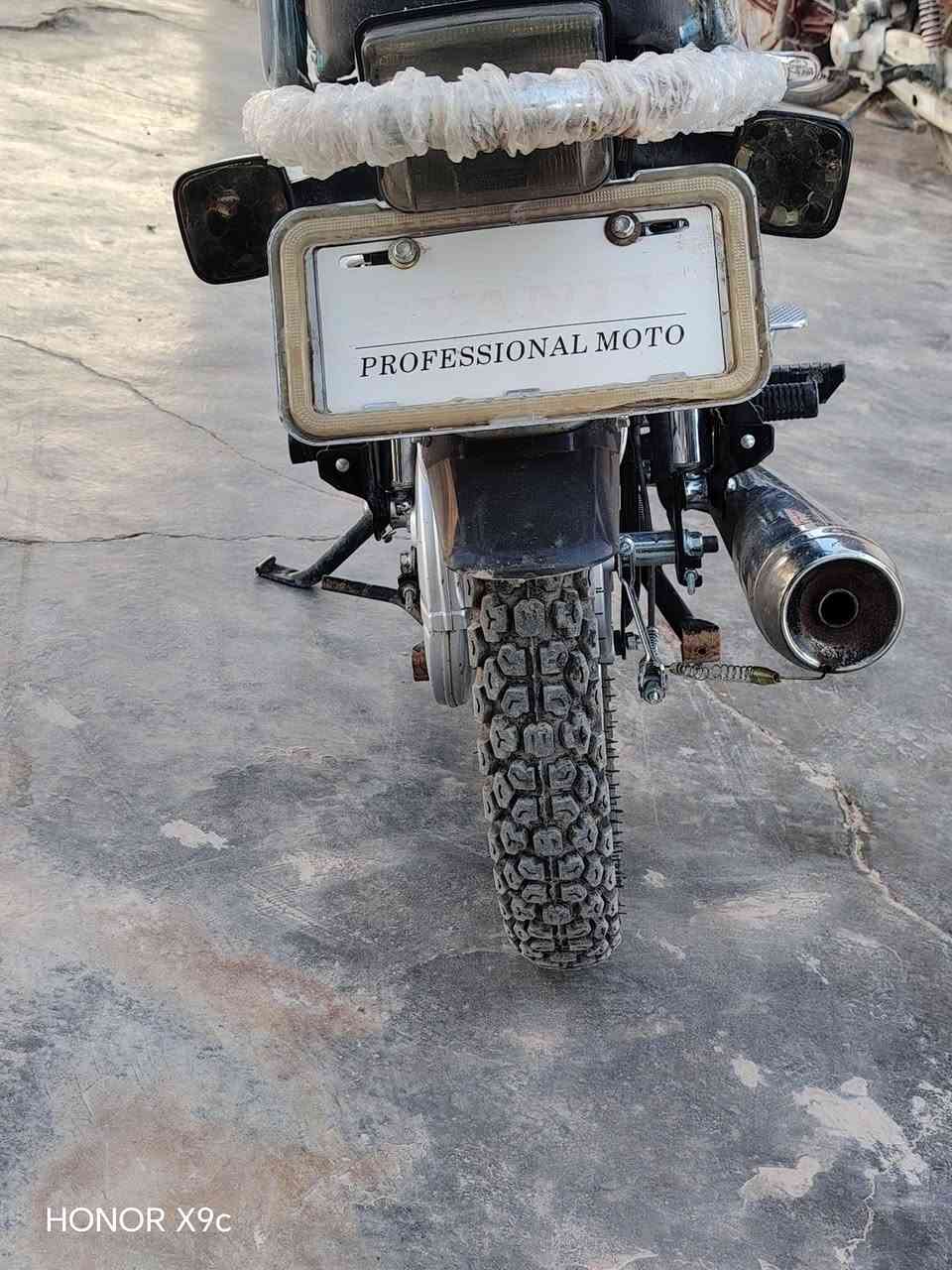 السلام عليكم يوجد موطور للبيع سافان موديل 2024 منفيس موجود شاشه شغاله ماطور حلو ومرتب اي عيب ما بي سعر 625وبي مجال  رقم الهاتف ***********
